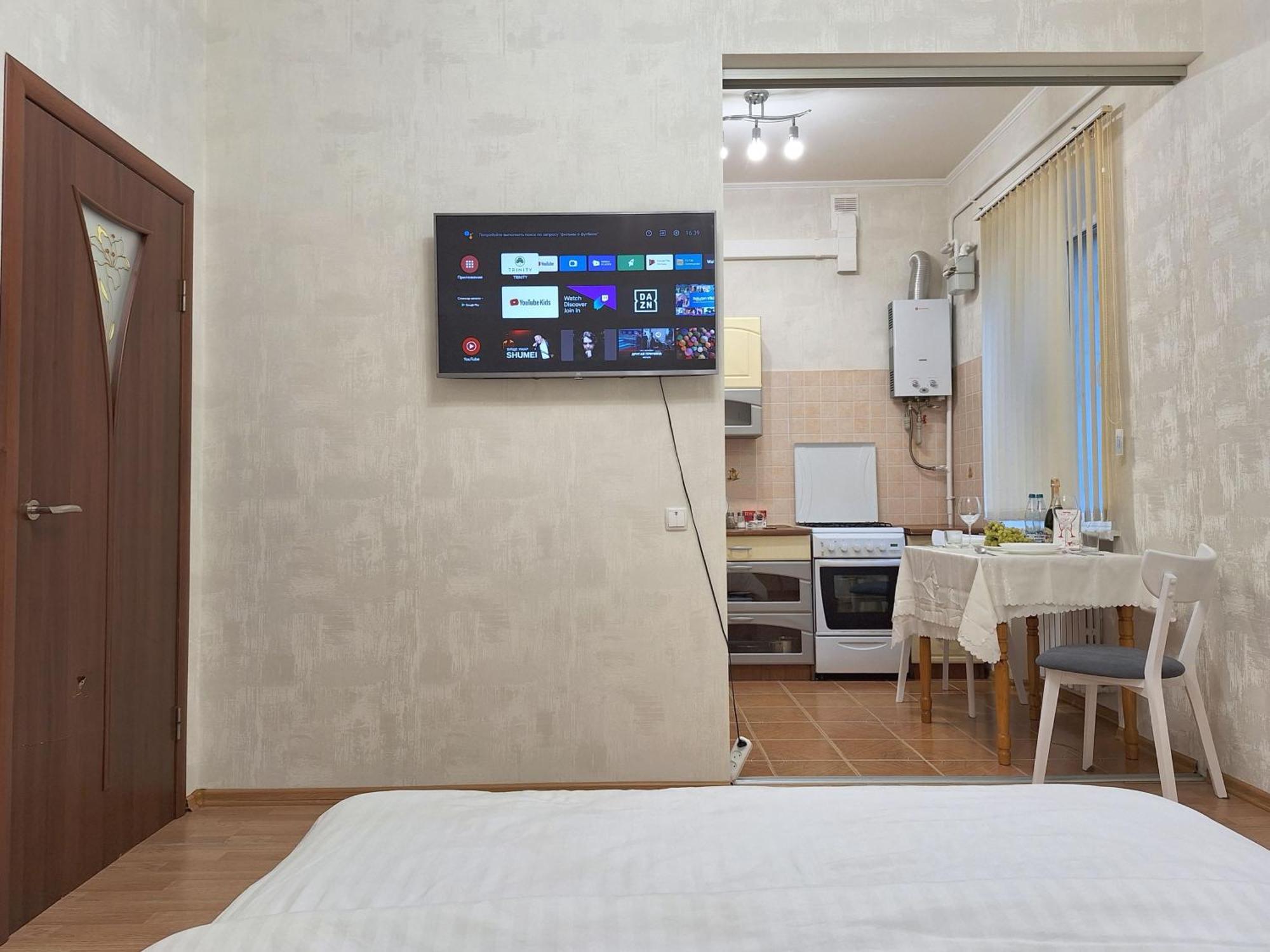 Однокімна Квартира Біля Каштанової Алеї У Центрі Полтави Мережа Alexapartments Документи Для Відряджень Безконтатне Заселення 24-7 Poltava Exterior foto